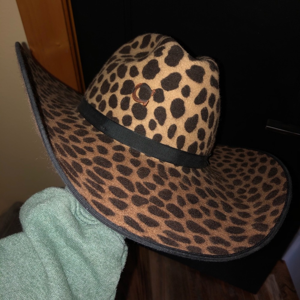 Charlie one horse cheetah felt